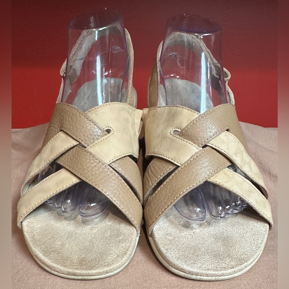 Vionic Tan/Lt Brown Leather Slingback Sandals Hook & Loop Close Women’s Size 8.5